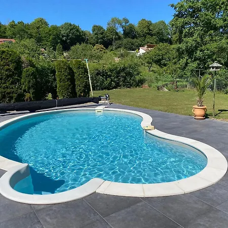Spacieux Avec Piscine Et Terrasse En Village - Fr-1-589-637 Feriehus *
