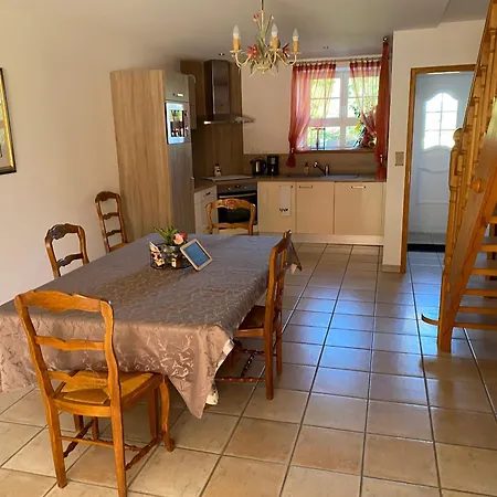 Feriehus Spacieux Avec Piscine Et Terrasse En Village - Fr-1-589-637 Bocquegney