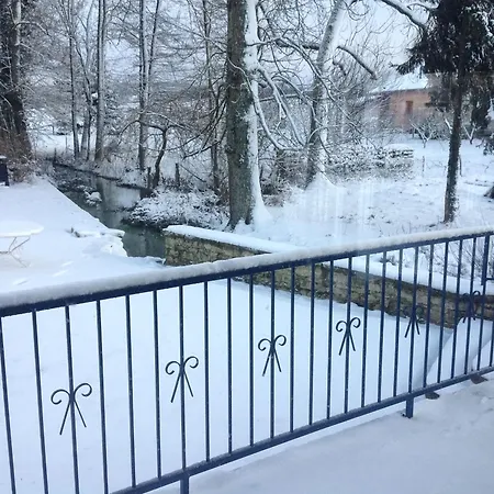 Casa vacanze Spacieux Avec Piscine Et Terrasse En Village - Fr-1-589-637 Hennecourt